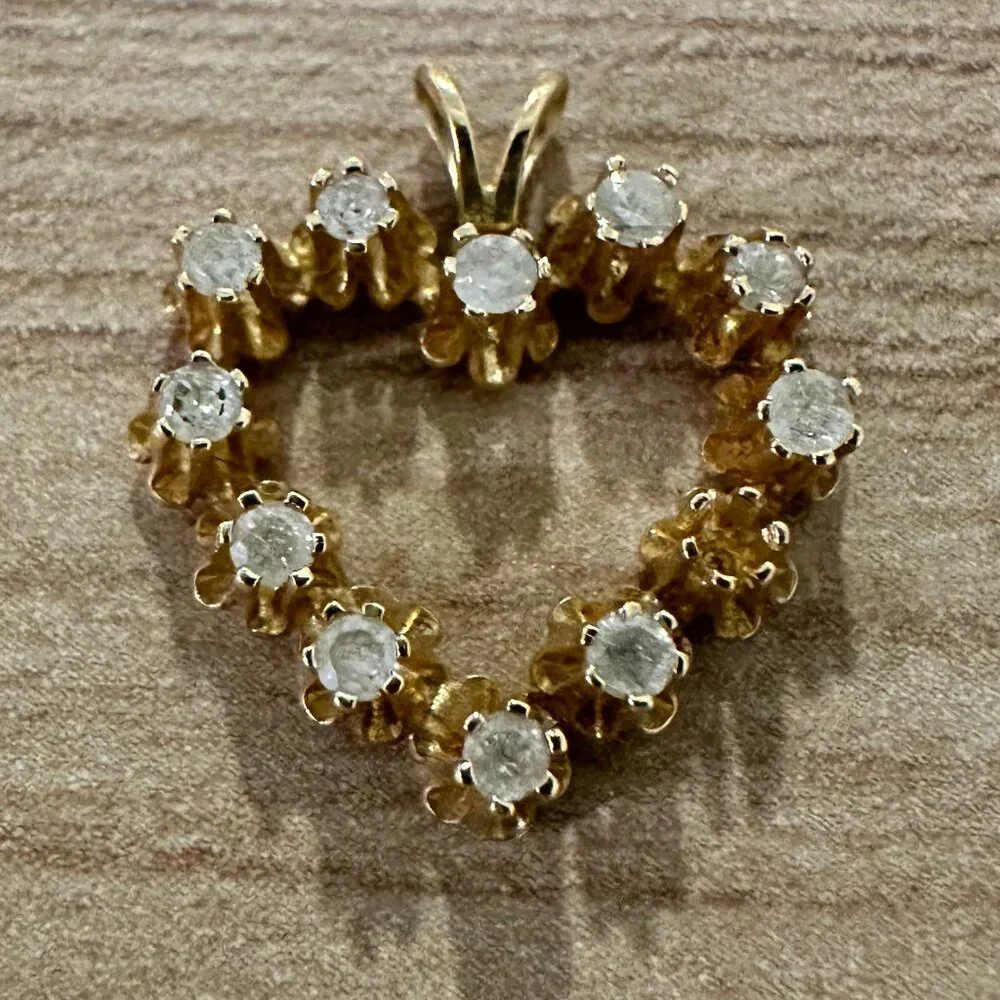 14K Gold Diamond Heart Pendant - Picture 1 of 4